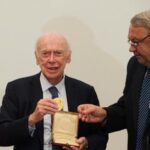 james-watson-helped-crack-dna’s-code,-sparking-medical-advances-and-ethical-debates