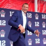rob-gronkowski-says-decision-to-sign-1-day-contract-and-retire-as-a-patriot-was-a-‘no-brainer’