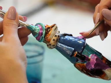 the-polish-‘magicians-of-glass’-who-create-christmas-baubles-for-clients-worldwide