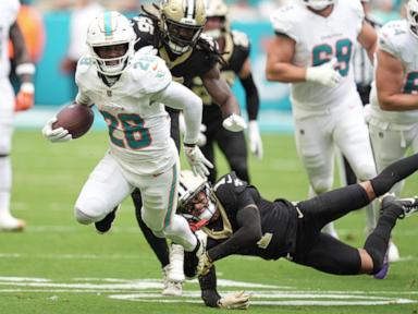 achane-rushes-for-134-yards-and-a-td-to-help-dolphins-edge-saints-21-17-for-3rd-straight-win