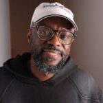 can-ai-ever-be-funny?-some-comedians-embrace-ai-tools-but-they’re-still-running-the-show