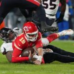 10-months-after-super-bowl,-mahomes-and-hurts-struggle-in-historic-week-of-turnovers
