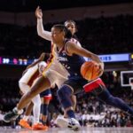 undefeated-uconn-keeps-top-spot-in-ap-top-25-women’s-poll;-texas,-south-carolina-ucla-next