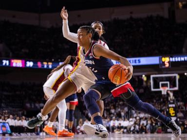 undefeated-uconn-keeps-top-spot-in-ap-top-25-women’s-poll;-texas,-south-carolina-ucla-next