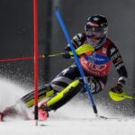 mikaela-shiffrin-leads-1st-run-of-night-slalom-as-rivals-falter-under-the-lights