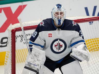 sharks-acquire-goaltender-laurent-brossoit-in-a-trade-with-the-blackhawks