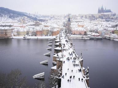 winter-storm-slams-uk-and-france,-leaving-tens-of-thousands-without-power