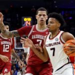 hall’s-second-straight-30-point-game-leads-auburn-to-95-73-blowout-against-no.-15-arkansas