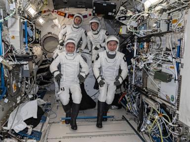nasa-sends-4-astronauts-back-to-earth-in-first-medical-evacuation