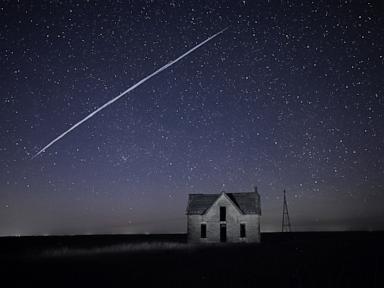 study-shows-how-earthquake-monitors-can-track-space-junk-through-sonic-booms