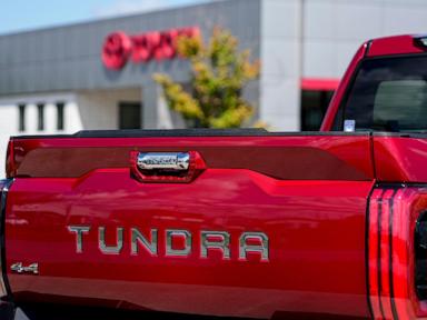 toyota-recalls-162,000-trucks-over-faulty-screens