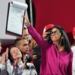 venezuela’s-acting-president-signs-oil-industry-overhaul,-easing-state-control-to-lure-investors