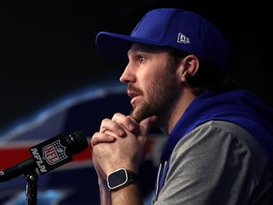 bills-qb-josh-allen-says-he-had-surgery-for-broken-bone-in-right-foot