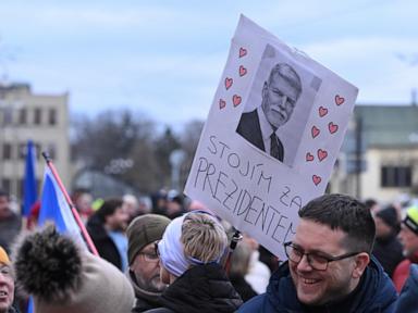 thousands-of-czechs-rally-in-support-of-president-pavel-in-his-dispute-with-foreign-minister