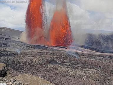 towering-lava-fountains-of-hawaii’s-kilauea-volcano-trigger-park-and-highway-closures