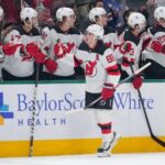 jack-hughes-scores-twice-in-a-4-goal-1st-for-devils-as-stars-lose-2nd-straight-in-regulation