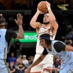 devin-booker-scores-36-on-16-of-24-shooting,-suns-beat-grizzlies-131-105