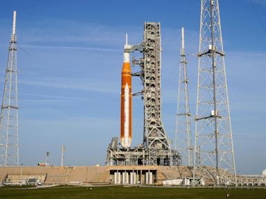 moon-rocket-and-weather-are-on-nasa’s-side-for-the-first-astronaut-launch-in-decades