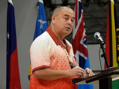 new-zealand-and-cook-islands-sign-a-defense-pact,-easing-tensions-over-a-china-deal