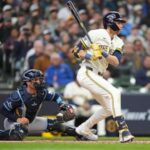 milwaukee-brewers-use-6-run-8th-inning-to-power-past-tampa-bay-rays-8-2