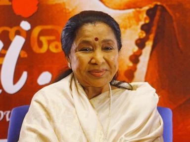 asha-bhosle,-one-of-india’s-most-versatile-bollywood-singers,-dies-at-92