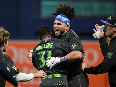 rays-extend-yanks’-skid-to-4,-rally-on-walls-and-aranda-infield-grounders-in-10th-for-5-4-win