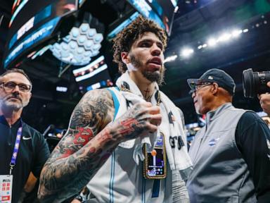 lamelo-ball-punches-team-mascot-hugo-twice-after-hornets-knock-heat-out-of-play-in-tournament