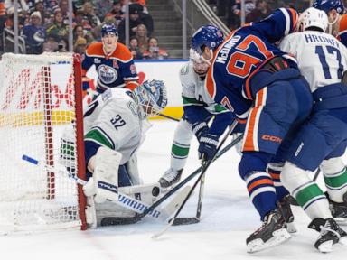 mcdavid-has-4-assists-in-oilers’-finale-to-take-nhl-scoring-title-with-138-points