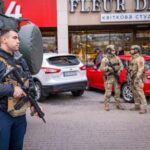 kyiv-police-shoot-dead-gunman-who-killed-at-least-5,-took-hostages