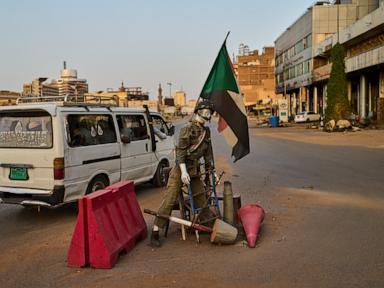 a-top-paramilitary-commander-defects-to-sudan’s-military-as-war-enters-4th-year