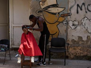 from-beauty-to-transportation,-a-lack-of-water-and-power-forces-cubans-to-change-their-routines