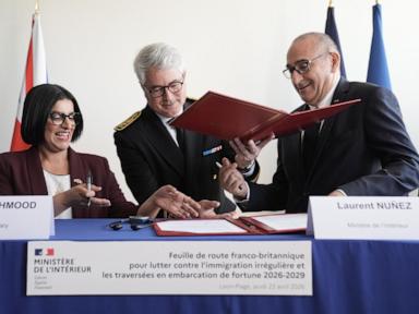 britain-and-france-sign-a-3-year-deal-to-curb-small-boat-channel-crossings