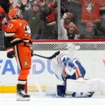 ducks-blast-oilers-7-4-in-game-3-in-anaheim’s-first-home-playoff-game-in-8-years