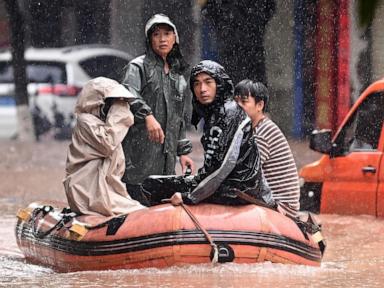heavy-flooding-in-southern-china-forces-evacuations-and-leaves-vehicles-submerged