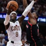 schroder’s-halftime-speech,-11-points-in-4th-quarter-spark-cavaliers-to-victory-over-raptors