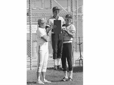 bob-skinner,-a-3-time-all-star-outfielder-and-a-3-time-world-series-champion,-dies-at-94
