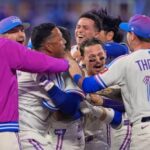 isbel-gets-first-walk-off-hit,-makes-pair-of-great-catches-to-lift-royals-over-tigers-4-3