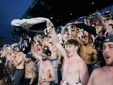 shirtless-fans-the-stars-at-mlb-stadiums-as-“tarps-off”-trend-sweeps-baseball-world