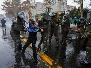 protesters-clash-with-police-in-chile’s-capital-over-president-kast’s-education-cuts