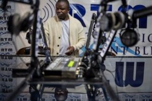 as-ebola-spreads-in-congo,-a-radio-station-tries-to-stop-health-misinformation