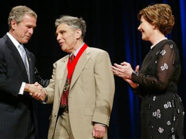 psychiatrist-robert-coles,-pulitzer-prize-winning-author-who-championed-needs-of-children,-dies