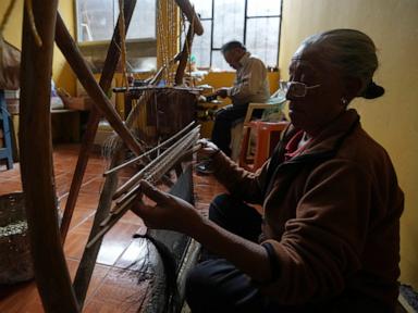 ecuadorian-artisans-working-to-preserve-craft-of-weaving-horsehair-strainers