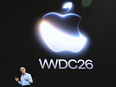 apple-and-brussels-blame-each-other-for-delaying-european-union-rollout-of-siri-ai