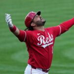suarez-homers-twice-and-drives-in-6-to-back-burns-as-reds-rout-mets-12-0
