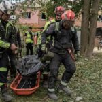 russia-strikes-an-apartment-block-in-ukraine’s-kharkiv-city,-killing-1