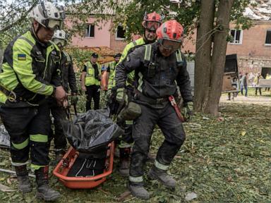 russia-strikes-an-apartment-block-in-ukraine’s-kharkiv-city,-killing-1