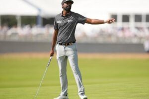 a-‘who’s-that?’-list-of-dreamers-joins-scheffler-in-2nd-at-the-us-open,-needing-to-make-up-6-shots