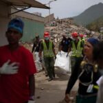 as-quake-rescue-effort-winds-down,-venezuelans-are-left-alone-to-recover-their-dead