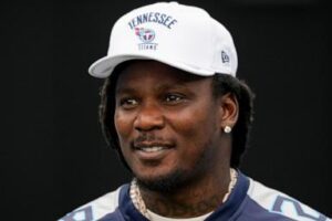chris-johnson-seeking-revival-of-ice-bucket-challenge-as-he-continues-his-fight-against-als