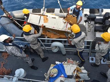 pakistani-rescuers-battle-rough-seas-on-2nd-day-of-search-for-cargo-plane-crew